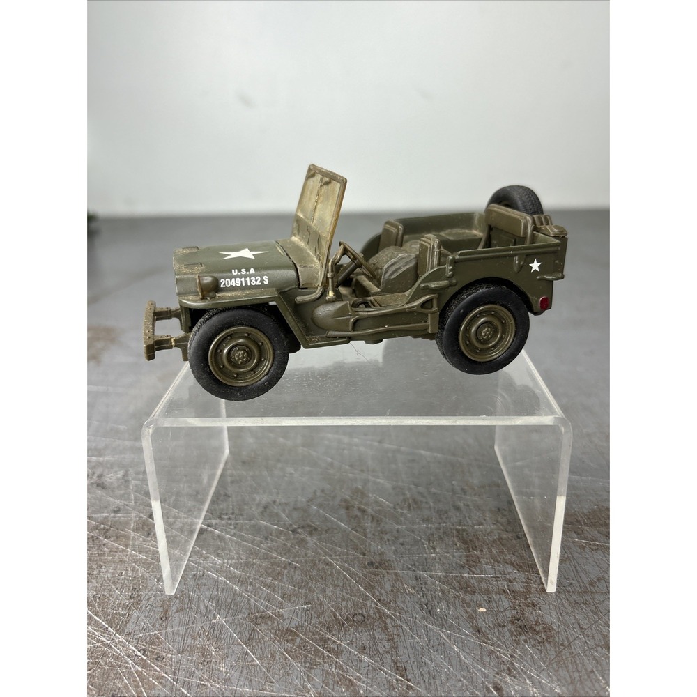 1941 Fully Loaded US ARMY Willy's Jeep 1:32 Diecast 2000 Daimler Chrysler Corp